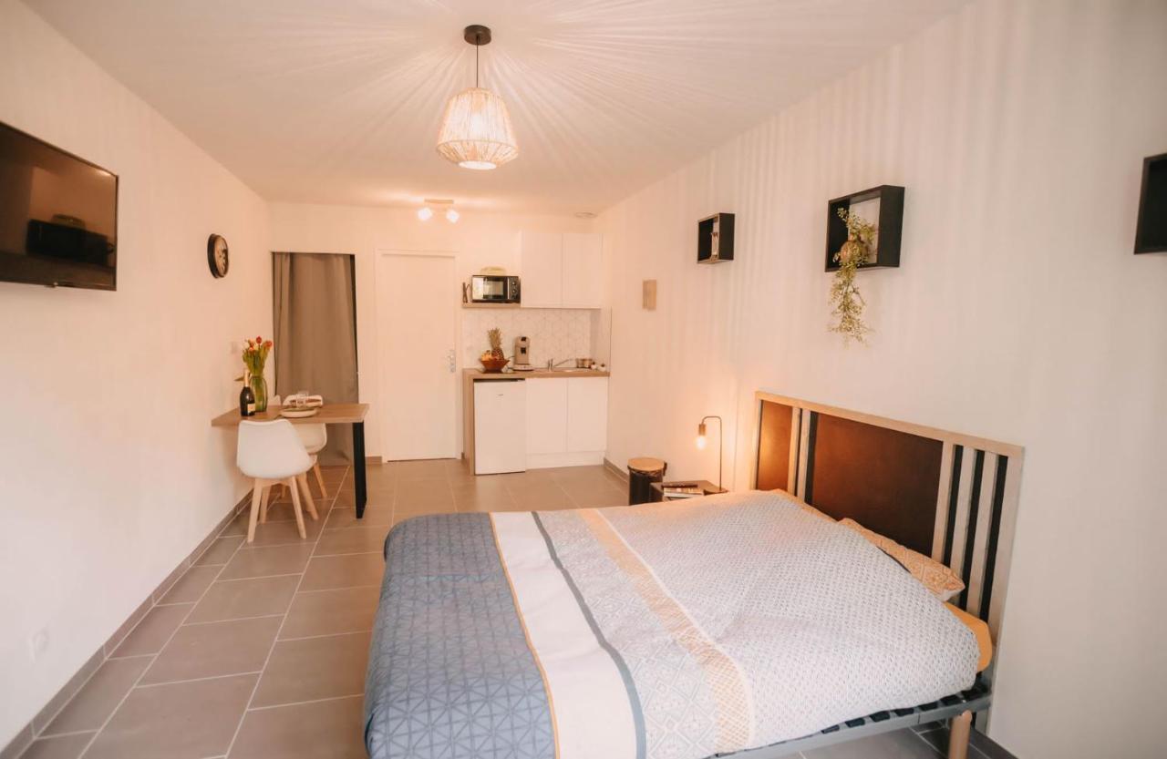 Franc-Bisontin - Unique ! 4 Logements Disponibles Besançon Eksteriør bilde