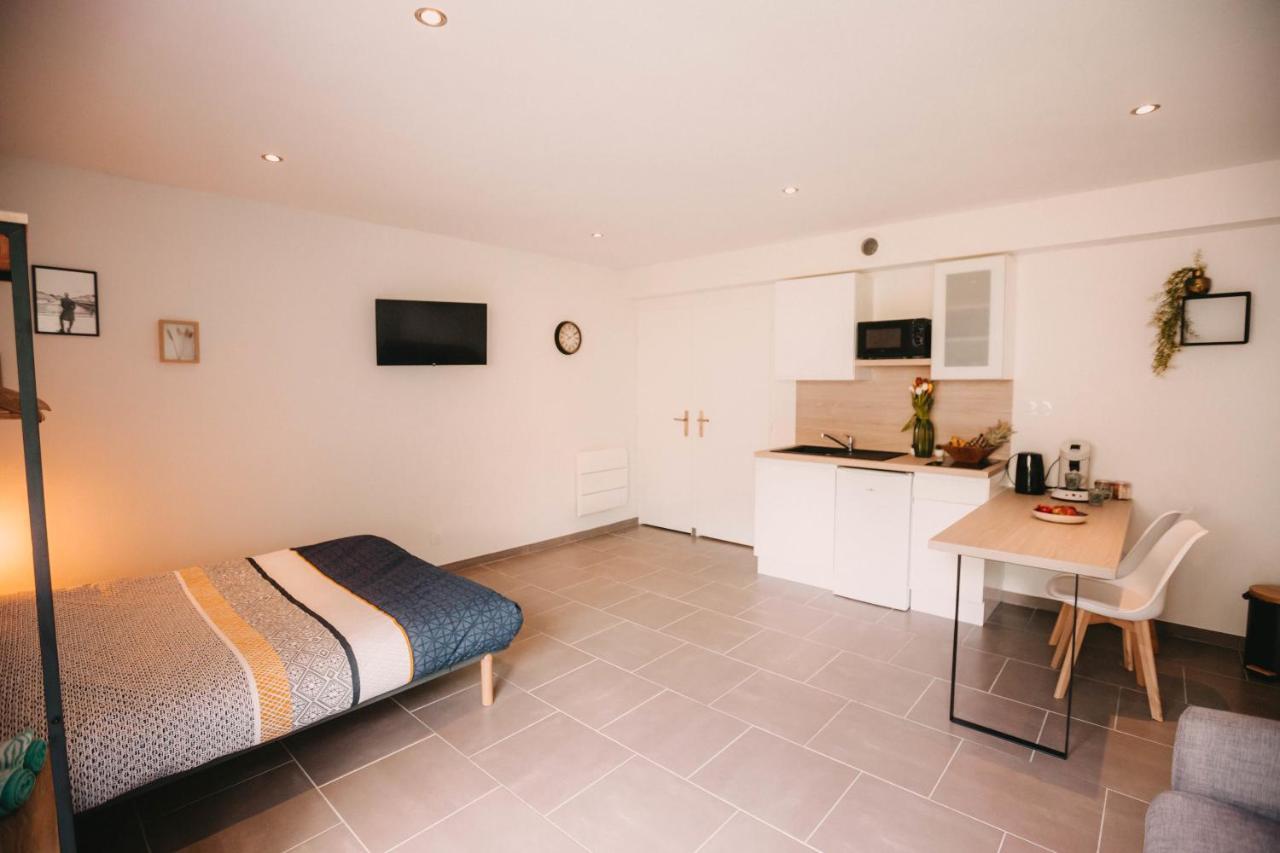 Franc-Bisontin - Unique ! 4 Logements Disponibles Besançon Eksteriør bilde